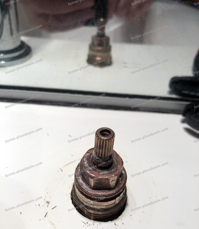 problème démontage robinet qui goutte