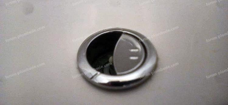 remplacer double bouton poussoir WC