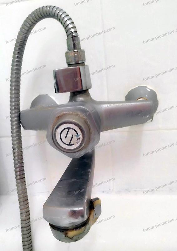 réparation vieux robinet de baignoire